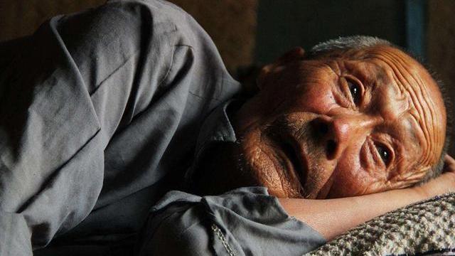 人死前必然会留下眼泪，是因为逝者看到了什么吗？科学家给出答案