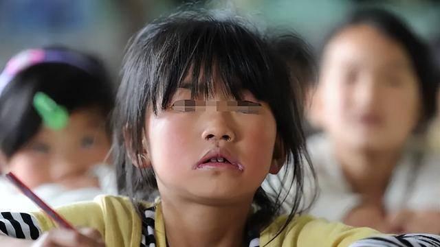 妻子半夜醒来找丈夫，发现他在10岁女儿卧室，最终引发悲剧