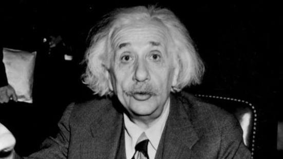 爱因斯坦以人体为例说明上帝与宇宙创造者