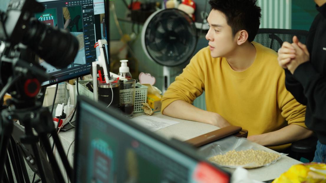 |李佳琦：我鼓励大家“只买自己需要的东西”