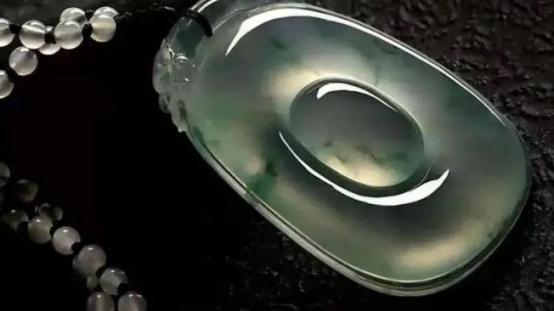 翡翠|佩戴这些翡翠都是戴“福”，戴的究竟是什么“福”，你知道吗