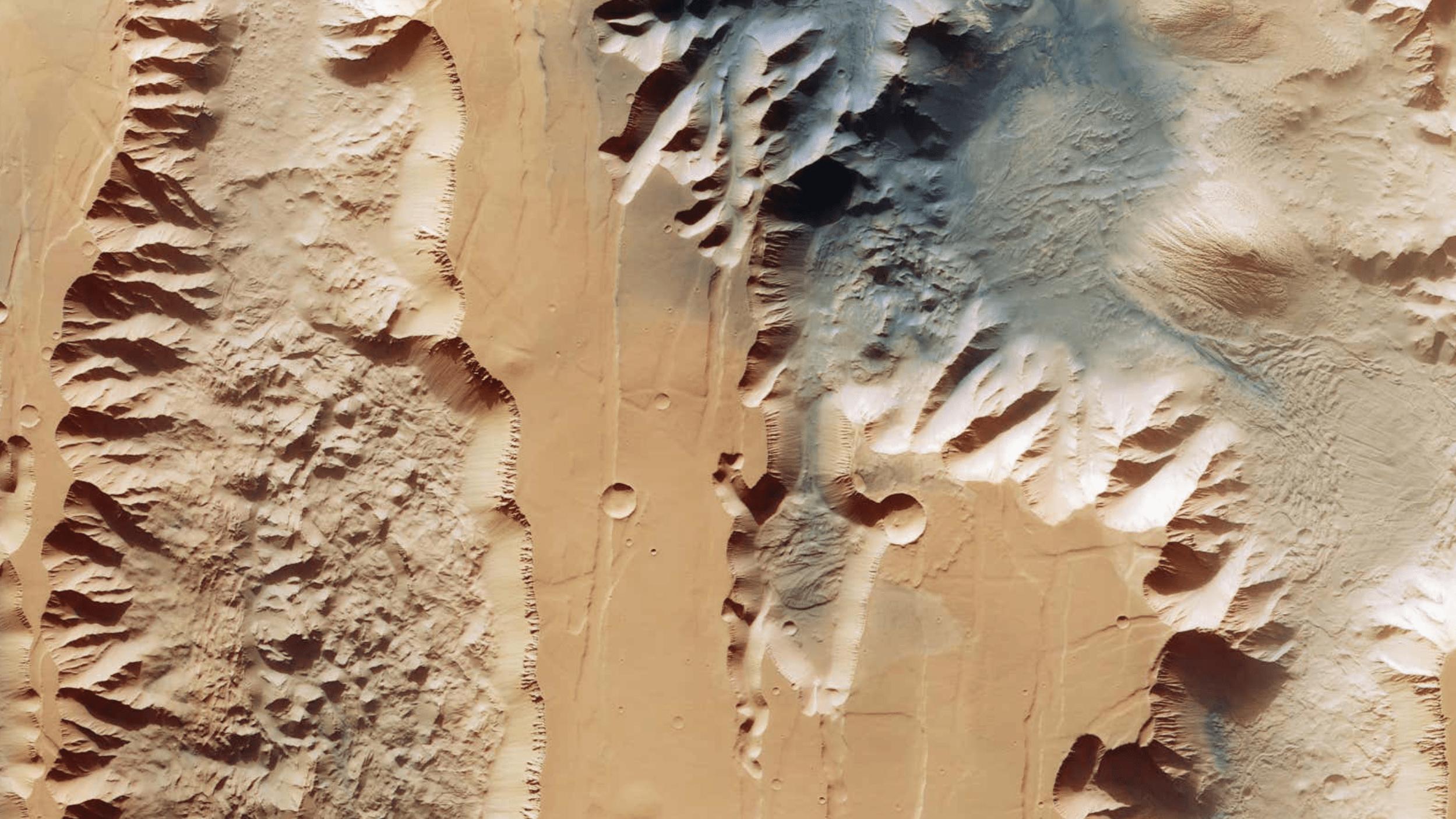 新照片展示了火星上巨大的峡谷系统“水手谷”的全貌