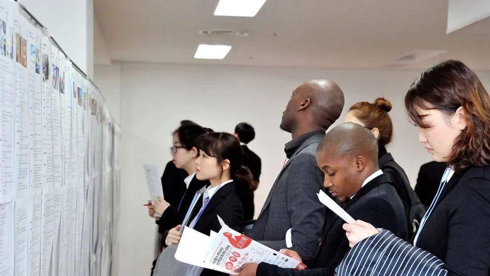 留学生|“我们不承认海外硕士学历”，留学生求职碰壁，原因令人无奈！