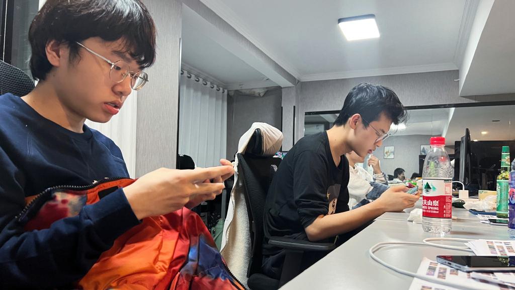 教练|WB引进替补中路，RW侠双无试训效果不佳，XYG等三队补强教练组