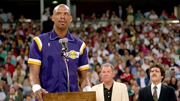 奥尼尔|NBA前十大巨星职业生涯中的压轴之作是什么样的？奥尼尔0分两犯，大师20加20