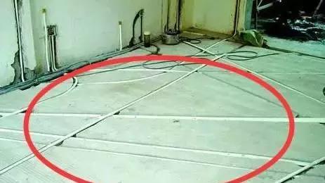 一旦发现装修工人这样做开槽，你一分钱都不要给，一看就不专业！