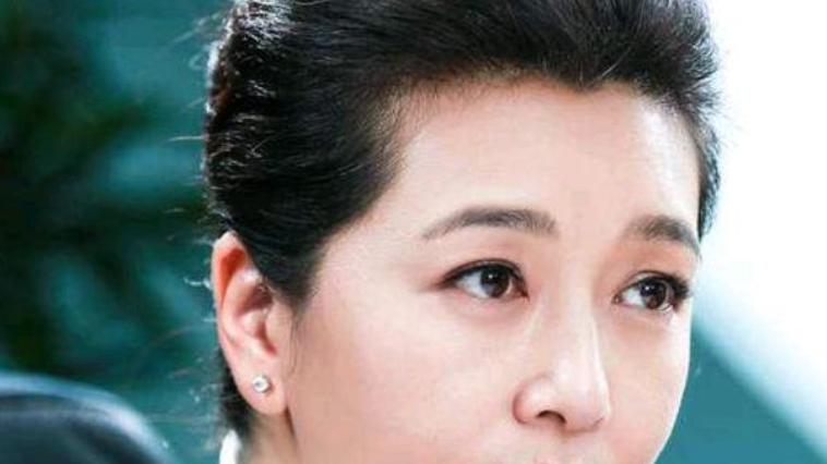 江珊|偶遇五十四岁江珊排队做核酸待人亲切