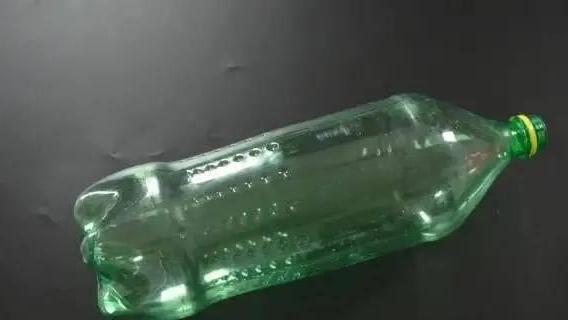 厨房里放一个塑料瓶, 家里一年都不用买垃圾袋, 看完赶紧去试试