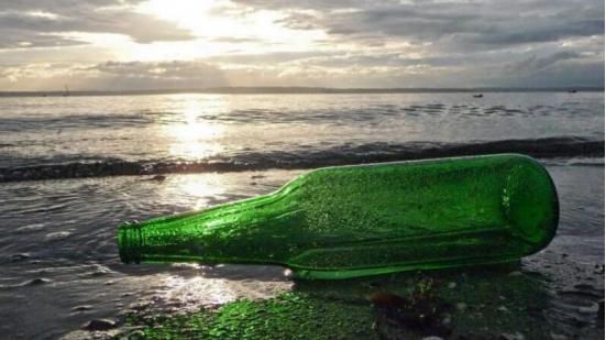 一个玻璃瓶，可以在自然界中存在多久？真的能够存在200万年吗？