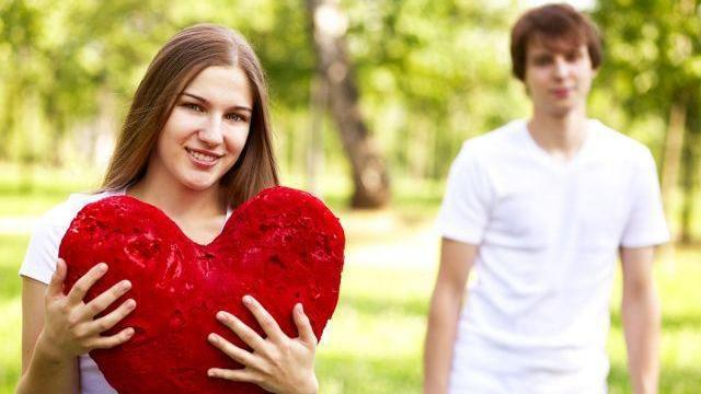 >丈夫瞒着妻子给小姑子拿8万装修费，三天以后，他后悔不已