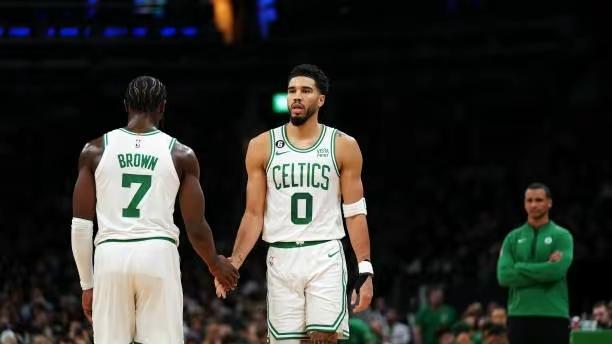NBA三消息！塔图姆谈布朗，詹姆斯现身世界杯，皮尔斯谈库里！
