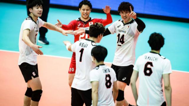 日本队|3-0！日本队又赢了，升第4！双主力合砍37分，开心庆祝第8场胜利