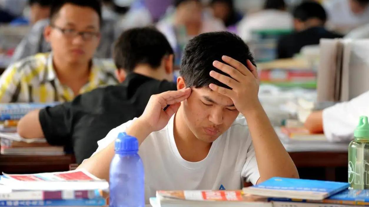 河北|为了延迟毕业，不少学生考试“主动挂科”，老师：内卷已经开始