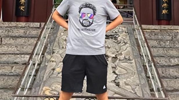 2018年，河南男子路遇20年前的班主任，随后狂扇4巴掌，后来怎样