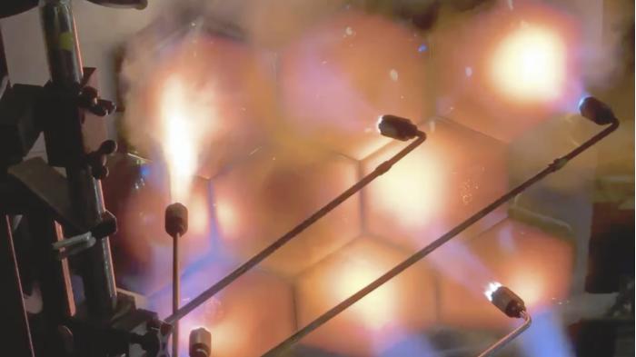 在意外爆炸后SpaceX推迟星舰火箭发射测试工作