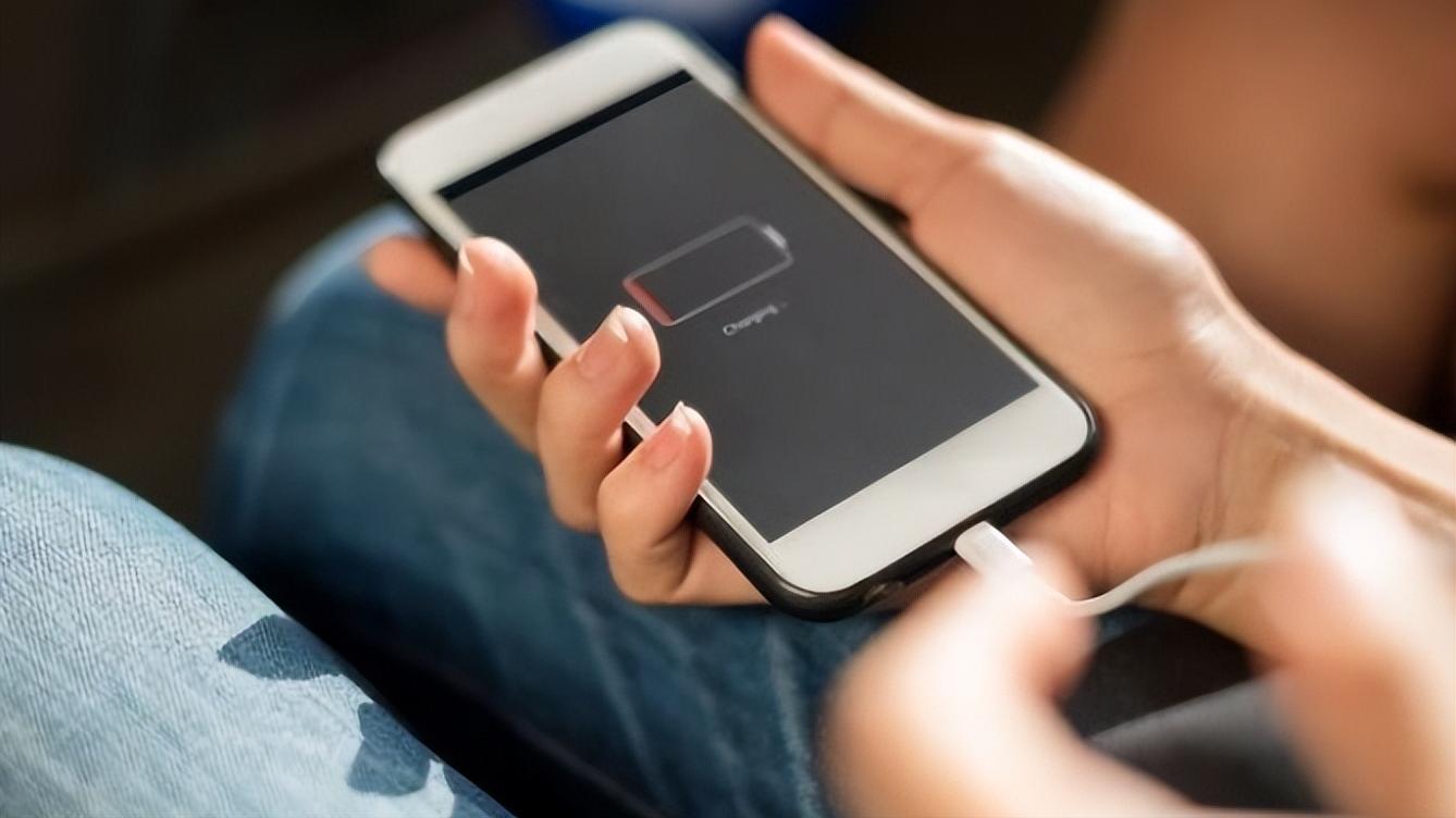 三星|iPhone完败！150W光速秒充一骑绝尘，realme问鼎行业巅峰