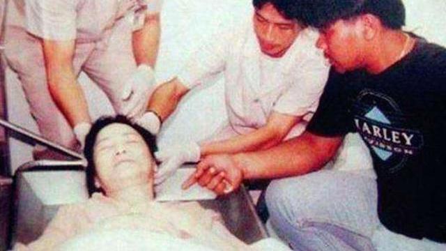 邓丽君|歌后邓丽君遗体照流出：和生前一样美丽，下葬时仍保持那份优雅