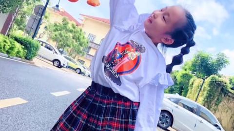 9岁杨子钰成摇钱树？妈妈看她出小区不下车接，母女相处被嘲生疏