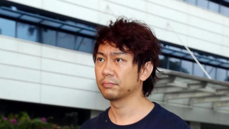 2008年34岁小伙赴新照顾81岁富婆，5年骗光2亿，如今被驱逐出境