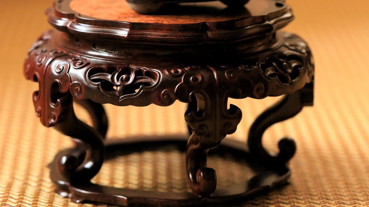 紫檀|东方精美器物，紫檀带托泥如意高足几座