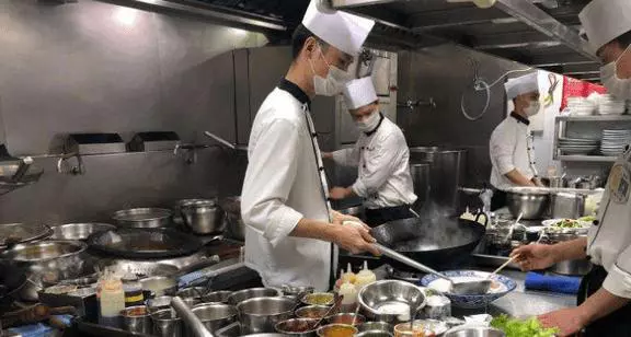 厨师|英国大厨来中国，回国后给朋友忠告，不要相信中国厨师的“感觉”