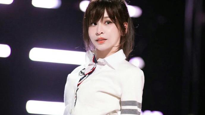衬衫 王心凌带火了甜妹风穿搭，温柔减龄又很清新，39岁看起来就像19岁