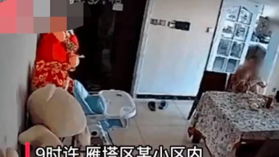 陕西，西安。某小区27楼的住户王某和妻子经常上夜班