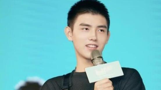 李峋|挺意外陈飞宇能用自己的方式诠释李峋，很牛很温柔也挺倔