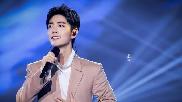 肖战|肖战与工作室接连送上中秋惊喜，既浪漫又有仪式感！