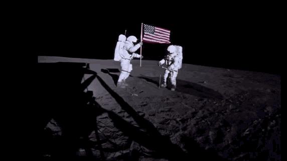 人类扔在月球上的96袋纸尿裤，过了半个世纪，成野生“实验室”