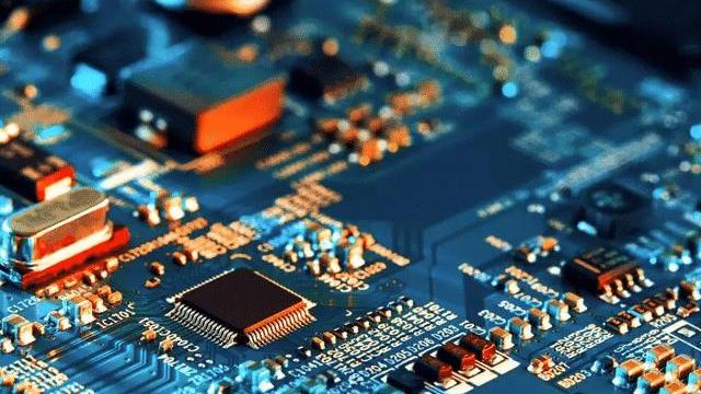 AMD|23台光刻机就位，中企减少283亿颗芯片进口，外媒：无法拦