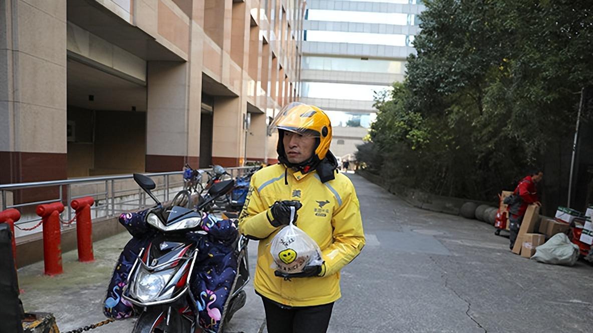 为啥有些骑手宁愿深夜跑单，也不愿白天送外卖，过来人说出猫腻