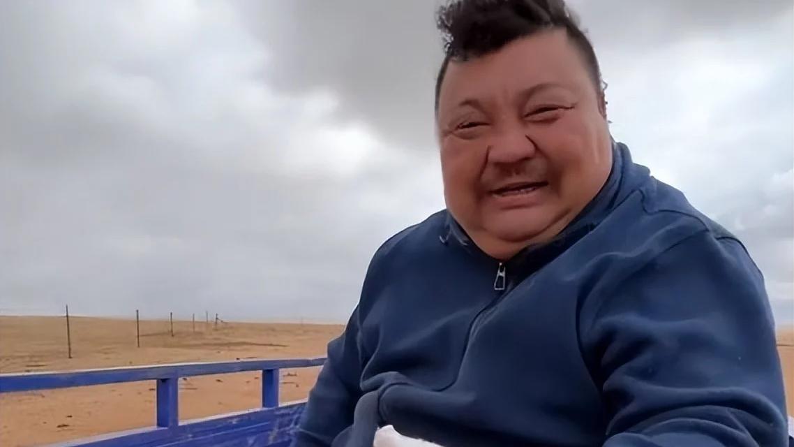 “恩克”私人牧场曝光，喂羊场面壮观，网友：一辈子都吃不完