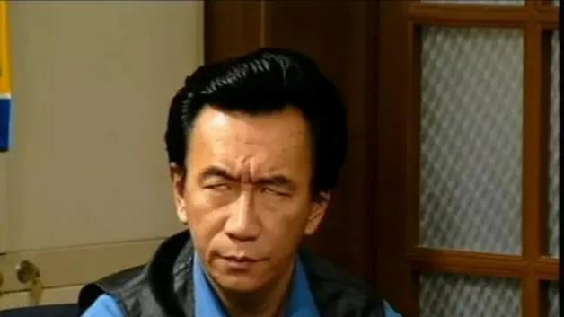 侯耀华|侯耀华给侯耀文徒弟的父母送钱，直言：老年人手里有钱心里踏实