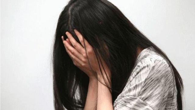 未成年少女被男子带到租房内进行性侵，此前罪犯早有不轨举动