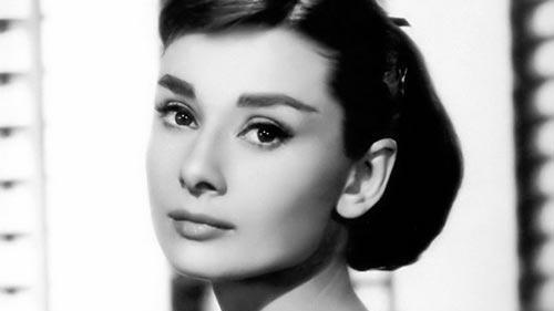 奥黛丽·赫本|全球百年来最美十大女明星，堪称坠落人间的天使