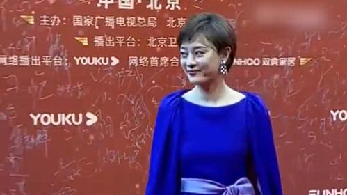 明星时尚穿搭：2022飞天奖红毯造型盘点