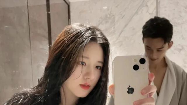 吴磊|吴磊最新微博评论区下面！全是吴露可逃的cp粉，连一个唯粉都没得