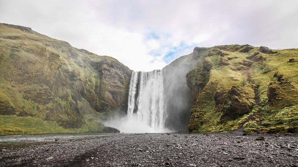 地球上的水流动了上亿年却没有过期，为何装进瓶子就有了保质期？