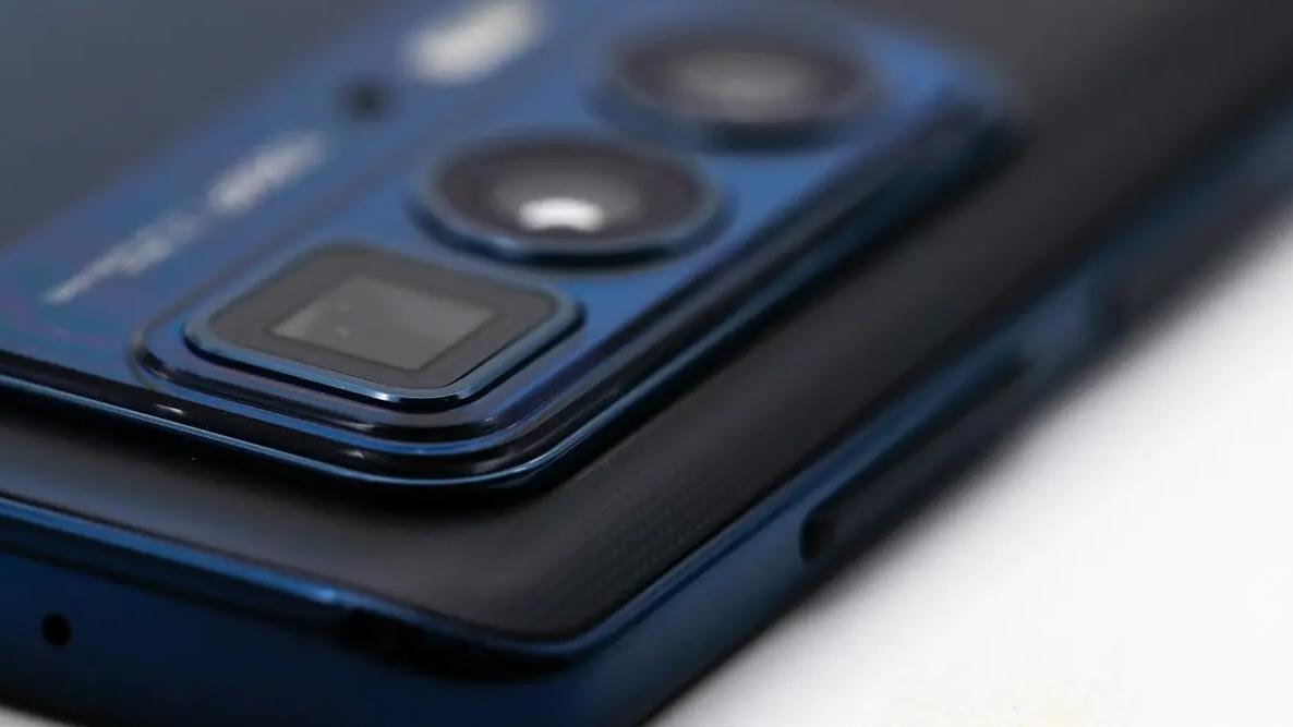 摩托罗拉|千元机中最高配，12GB+256GB+一亿像素，50倍变焦旗舰跌至1598元