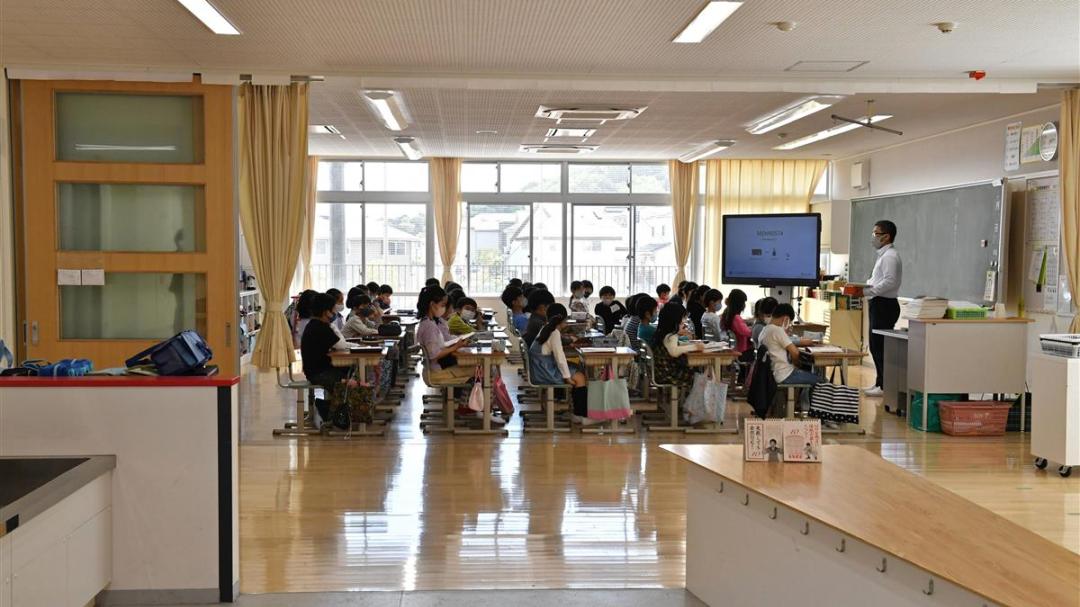 教师|日本6年级小学生“硬核”创业！开补习班，赚钱学业两不误！