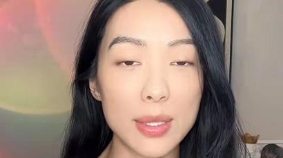 32岁女星遭诈骗！站警局门口报案脸晒通红