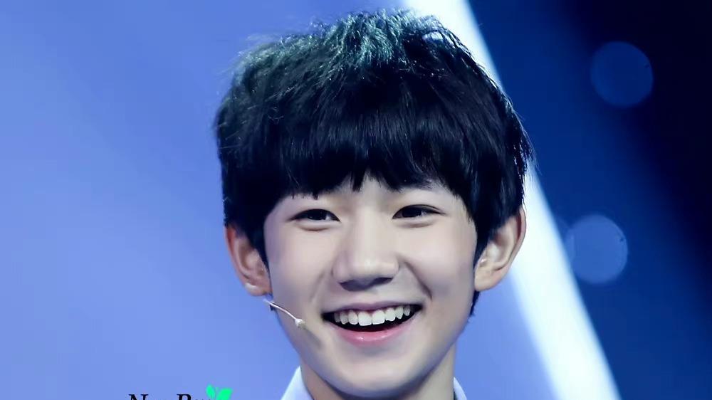 王源|王源与厦门六中合唱团的梦幻联动，选择他作词作曲的《十七》