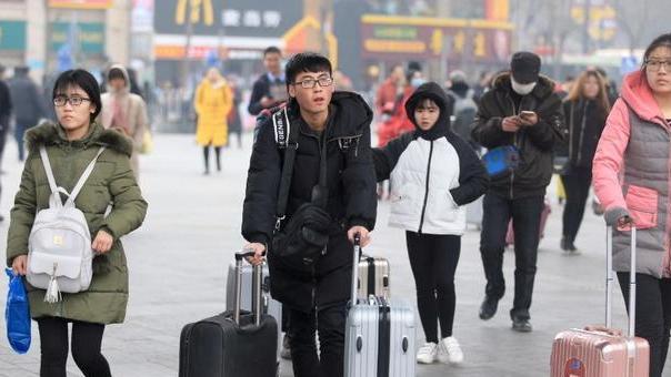 大学|陕西最“土豪”的大学，包下高铁让学生回家过年，网友：太气派了