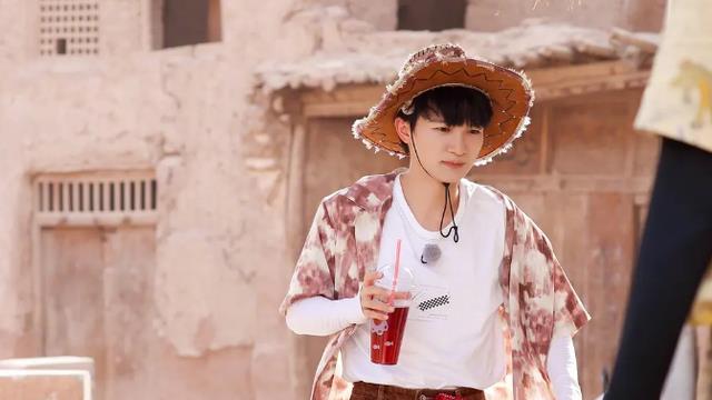 周深|奔跑吧：斩获27次收视冠军，个人喜爱度排行榜，周深白鹿并列第一