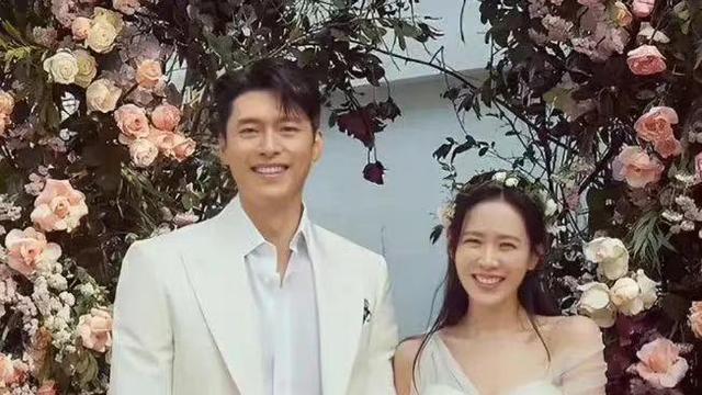 孙艺珍|孙艺珍挺孕肚参加朋友婚礼，疑已经处于孕晚期，戴口罩加强防护