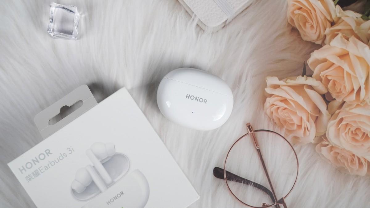 华为荣耀|32小时长续航+10mm大尺寸单元，荣耀Earbuds 3i上手体验