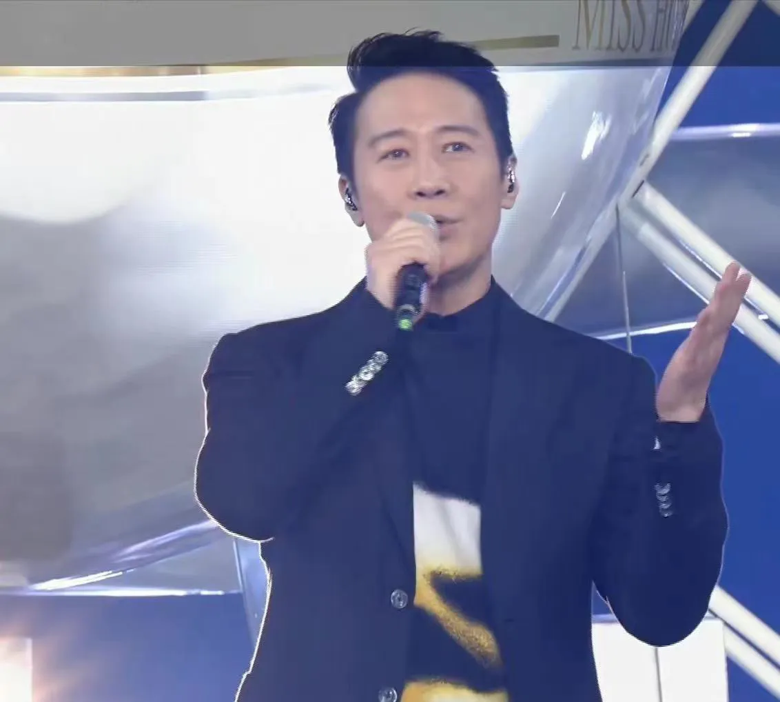 香港小姐|许久没有露面的天王黎明惊喜现身，竟然是为2022年香港小姐决赛献唱