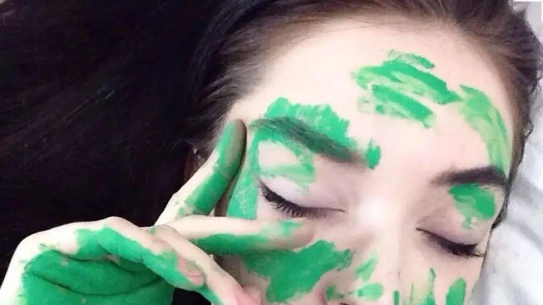 科学证据证实：镜子在欺骗我们？镜子中的你, 或许并不是你的真实样貌!