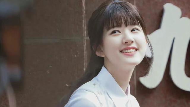 王楚然|王楚然国风大片好美！淡妆浓抹总相宜，网友：速速打包进组演古装